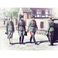 ICM 1/35 WWII German Staff Personnel (4 Figures) Plastic Model Kit