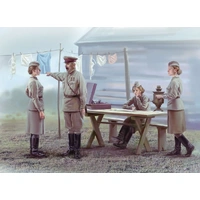ICM 1/35 Soviet Military Servicewomen (1939-1942) (4 Figures) Plastic Model Kit